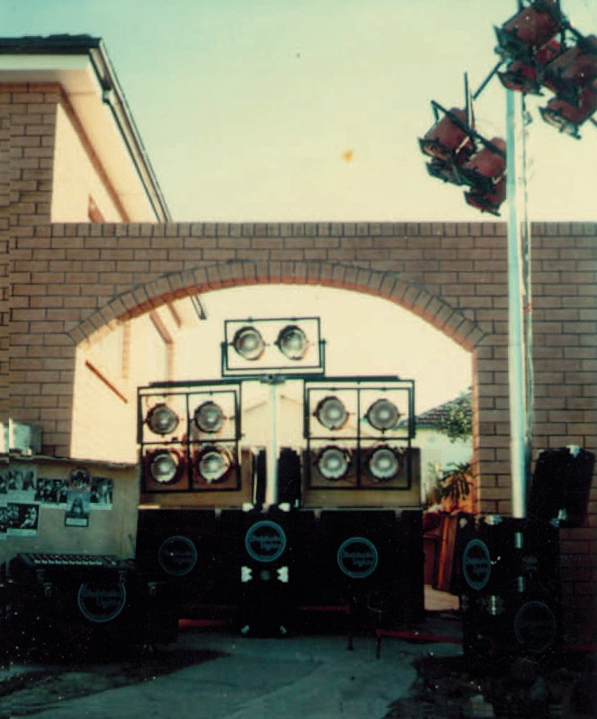Krazy Maze Par Cans on Pneumatic Hoists